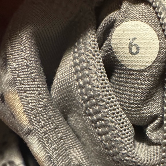 Lululemon Top Speed Bra Petite Fleur Silver Spoon - Picture 6 of 6